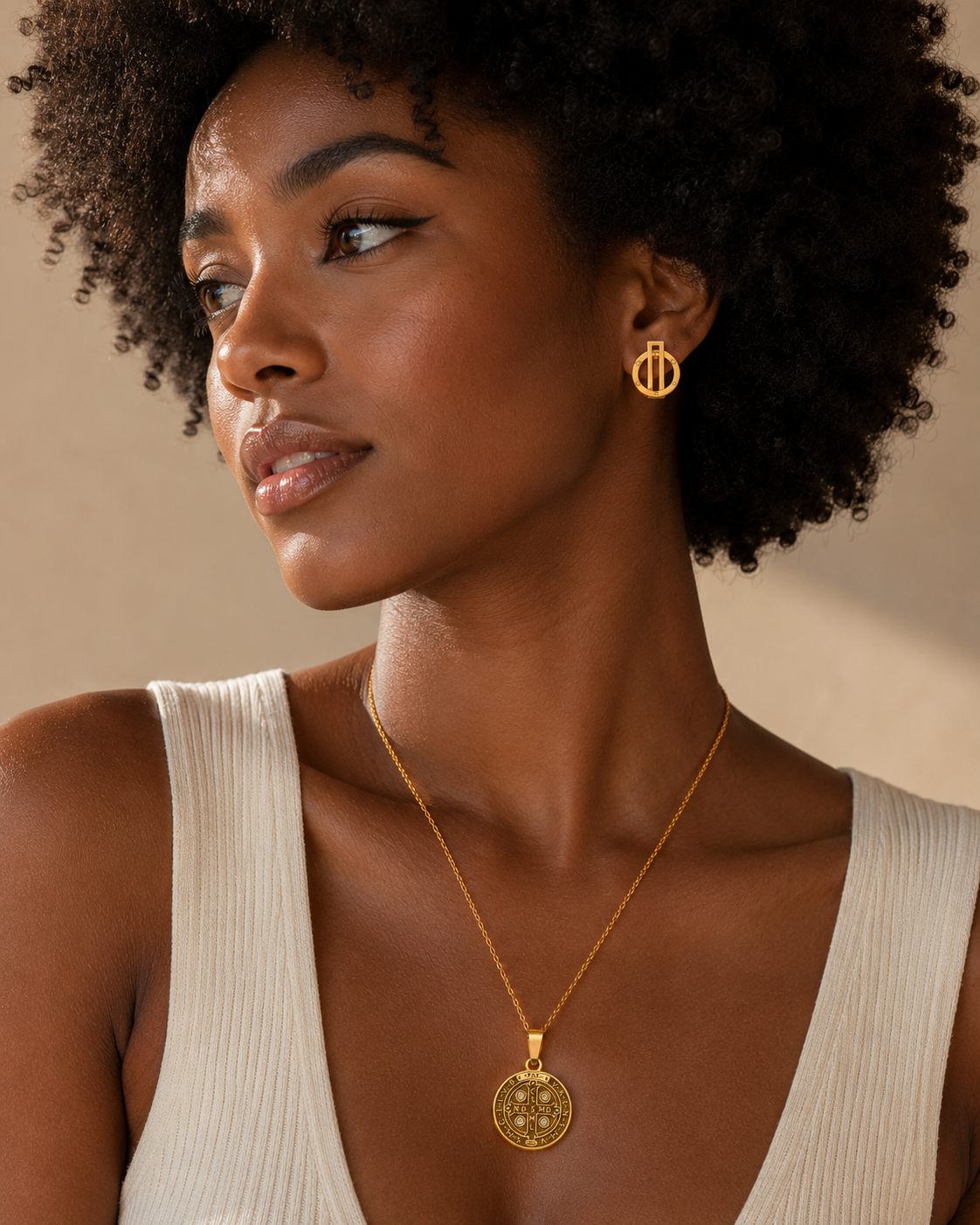 Collar y Aretes de acero inoxidable Conjunto Dorado (88-113)