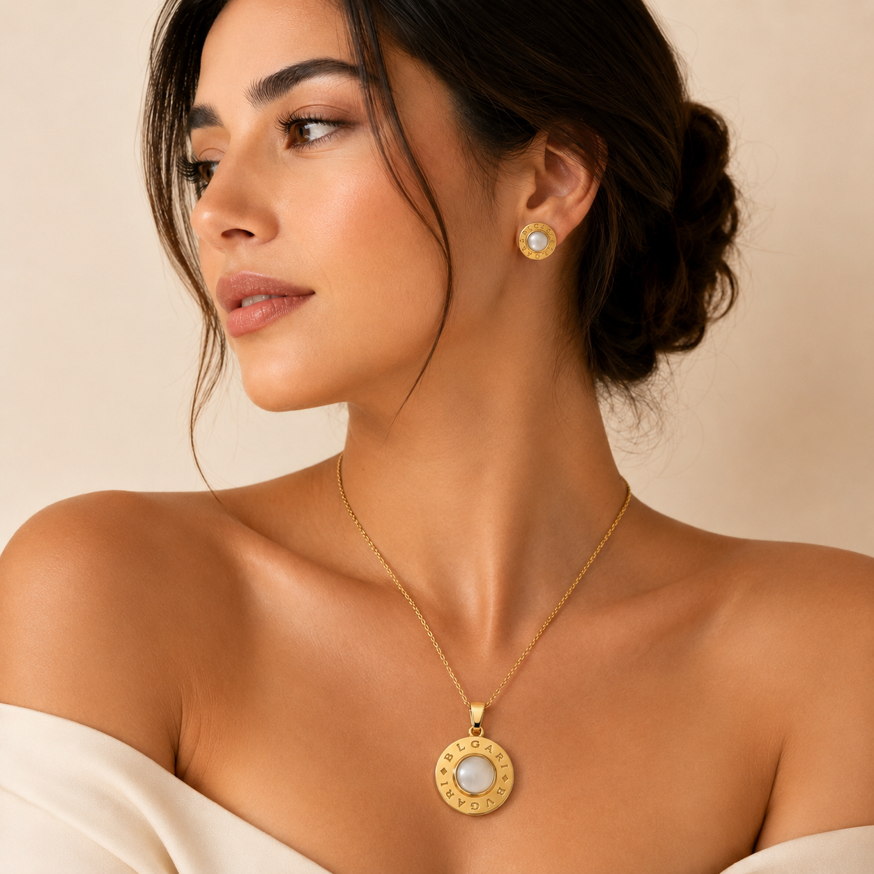Collar y aretes de acero inoxidable Conjunto Dorado (80-107)