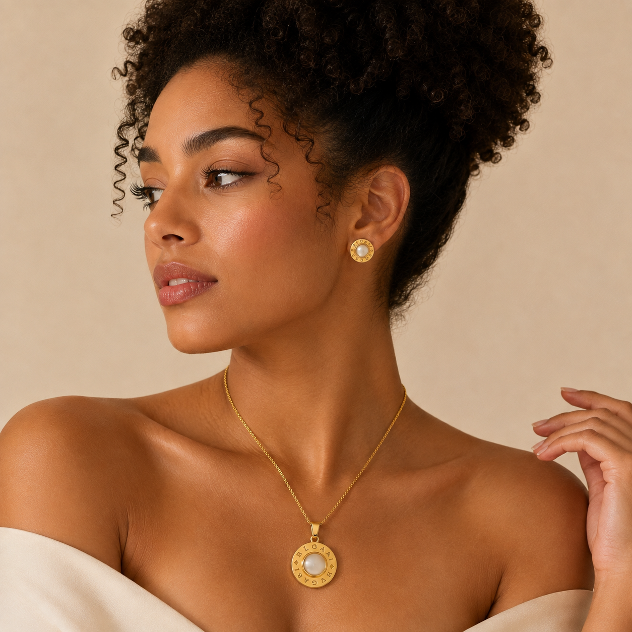 Collar y aretes de acero inoxidable Conjunto Dorado (80-107)